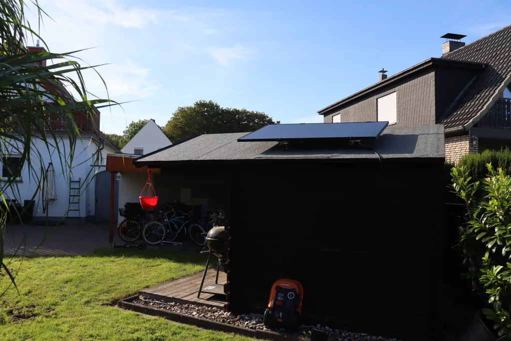 Solaranlage auf Gartenhaus montieren