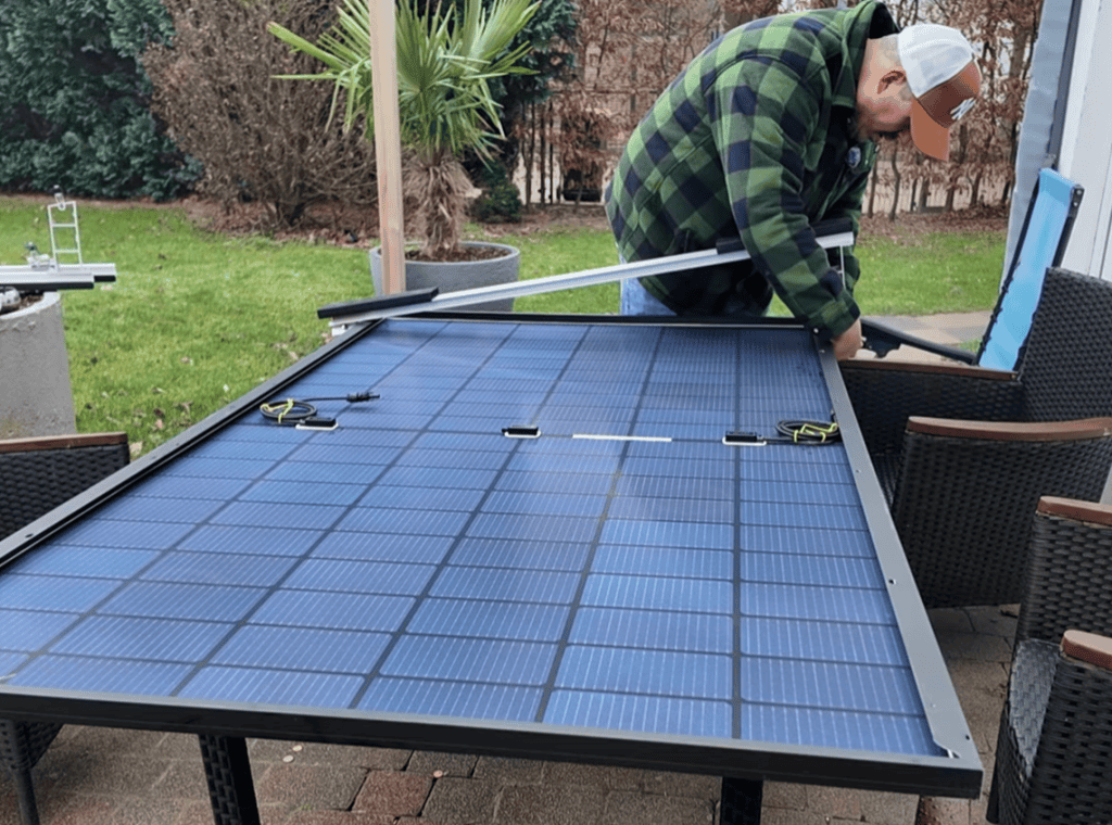 Balkonkraftwerk auf Garagendach montieren tutorial