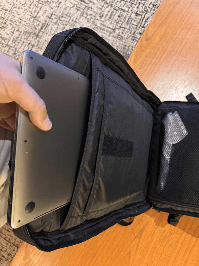 tomtoc t66 Laptipfach