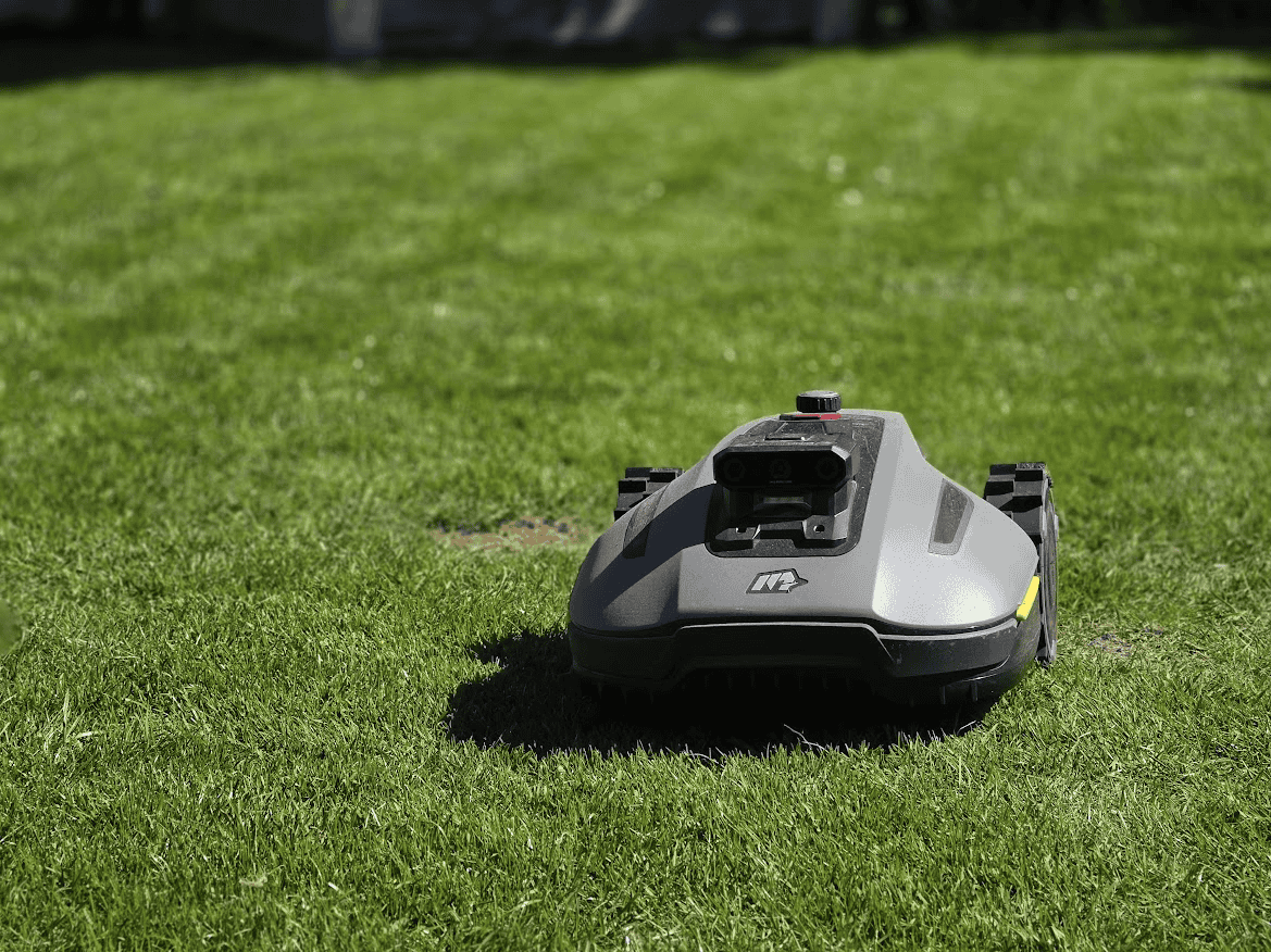 Yuka Mini 2 Test: Meine Erfahrungen nach 8 Wochen mit dem Mammotion Mähroboter ohne RTK-Antenne