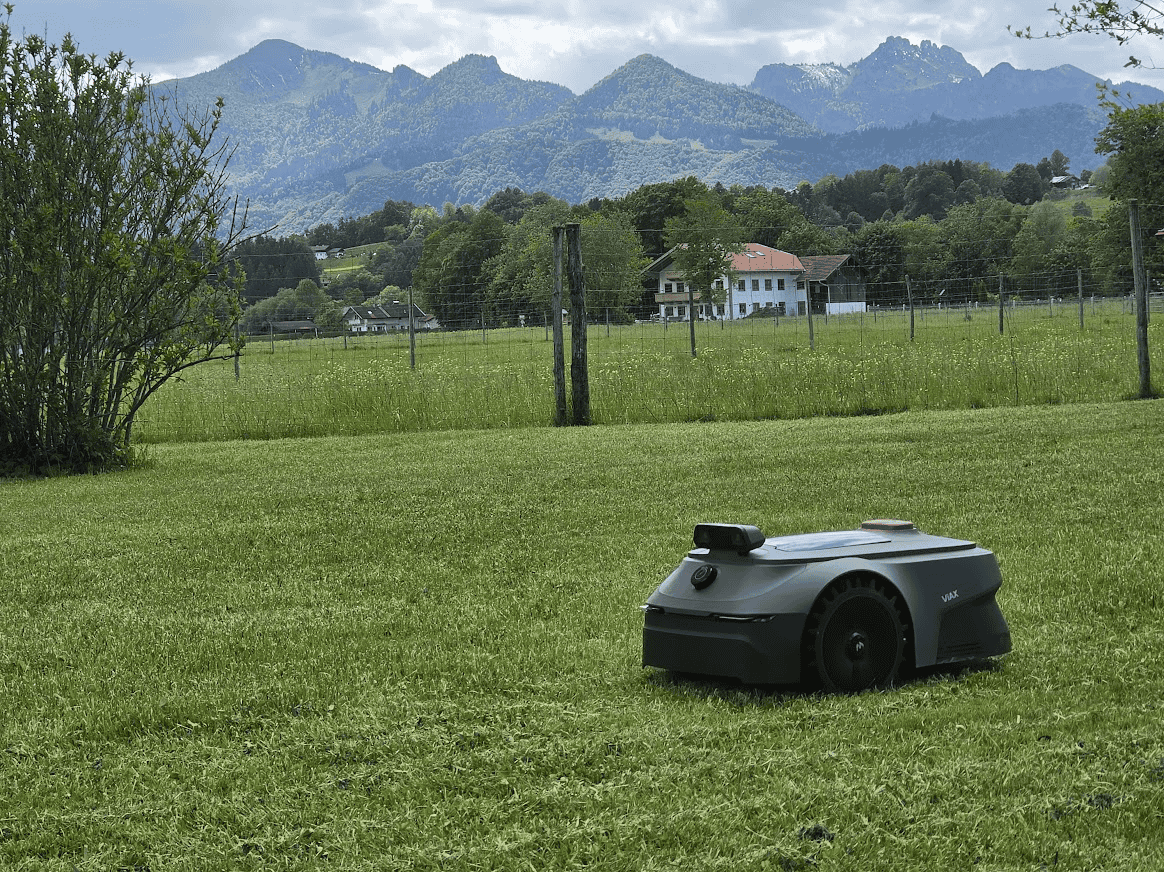 7 starke MOVA ViAX 500 Erfahrungen: Mähroboter gegen Buckelpiste im echten Härtetest